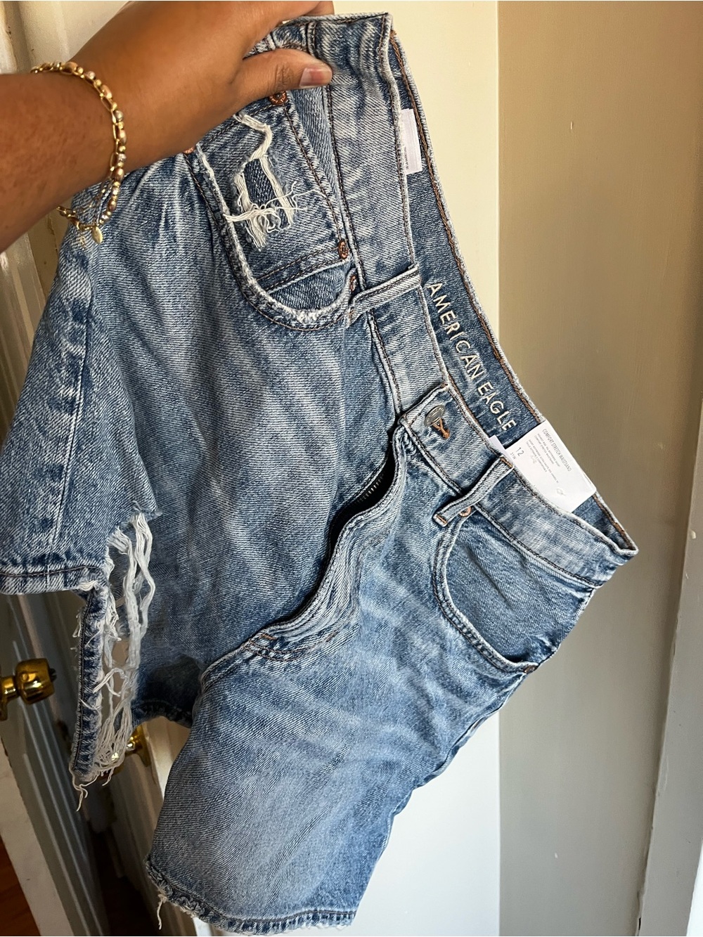 American Eagle Outfitters Light Blue Distressed Denim Ankle/Cropped Jeans